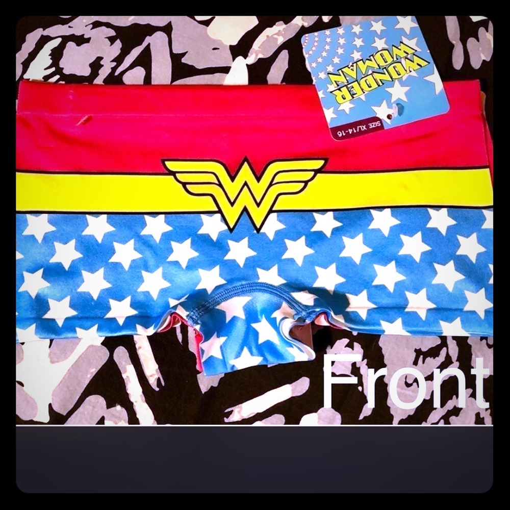 2/ Wonder Woman seamless boy shorts